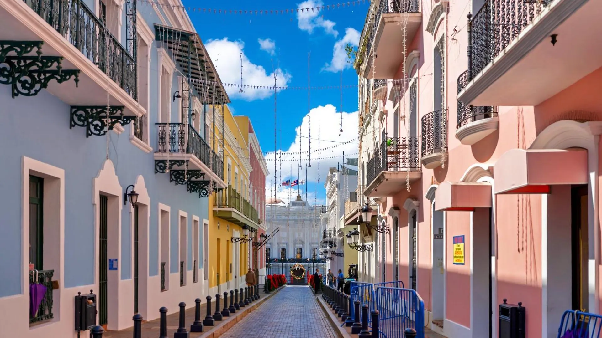 Armas Hotel San Juan 2*,